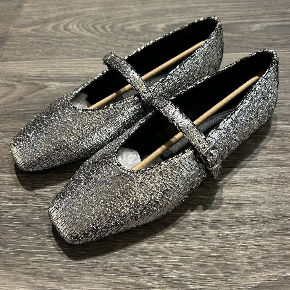 NEW Katy Perry The Evie Mary Jane Flats Size 10 / 40 Silver Metallic Memory Foam - Picture 4 of 10